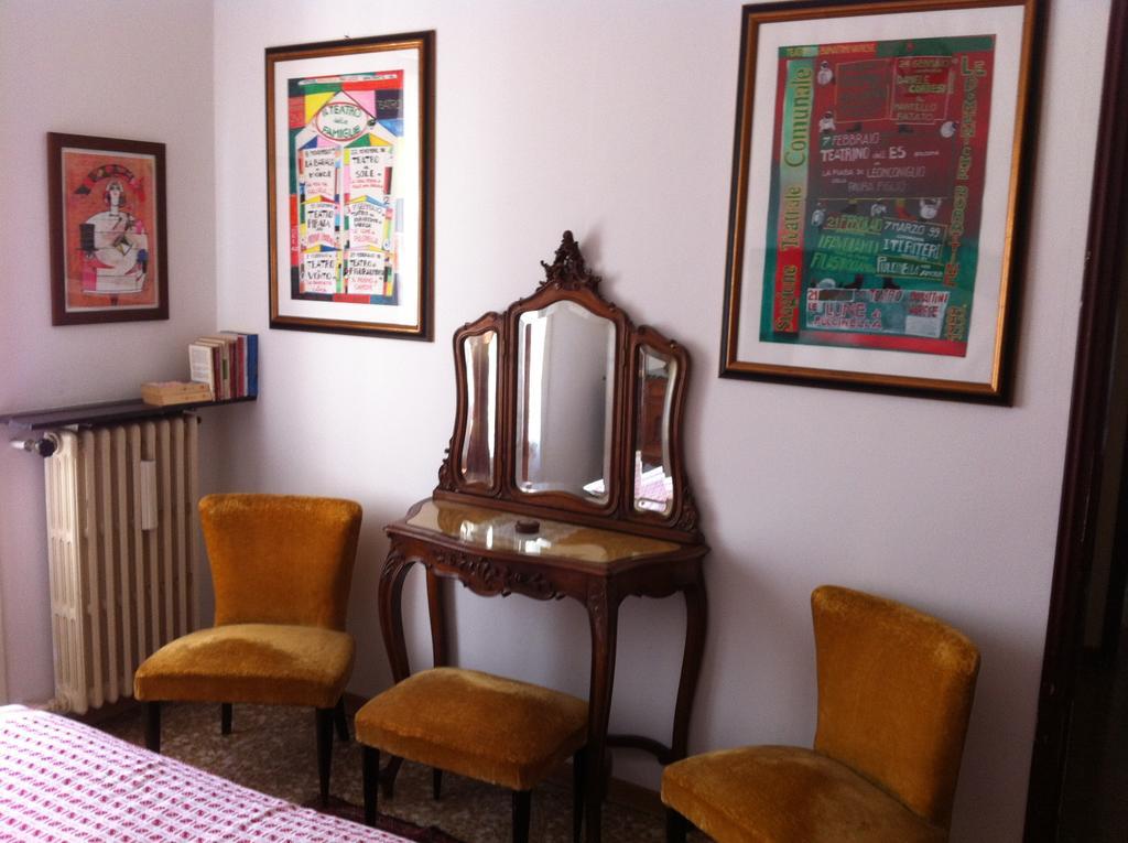La Casa Creativa Bed and Breakfast Lomnago Værelse billede